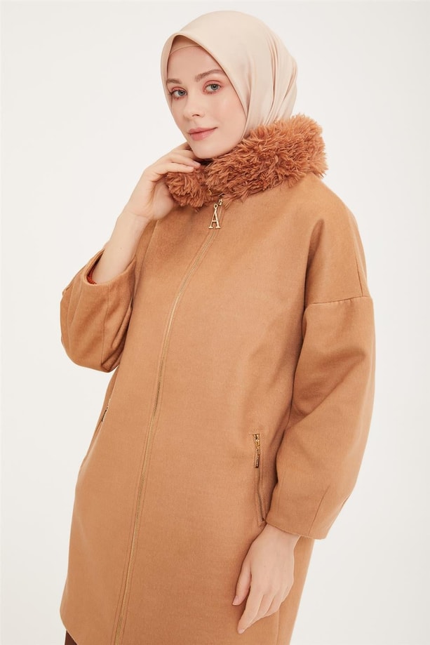 Armine Yakası Kürklü Ve Çıtçıt Detaylı Kaban 22K7818 Camel