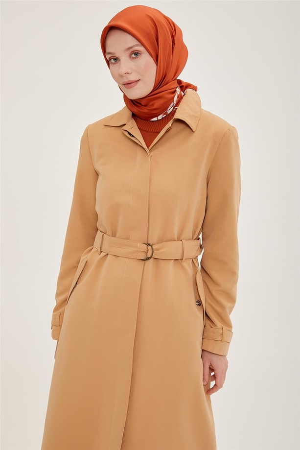 Armine Önü Supatlı Ve Aksesuar Detaylı Pardesü 22K8112 Camel