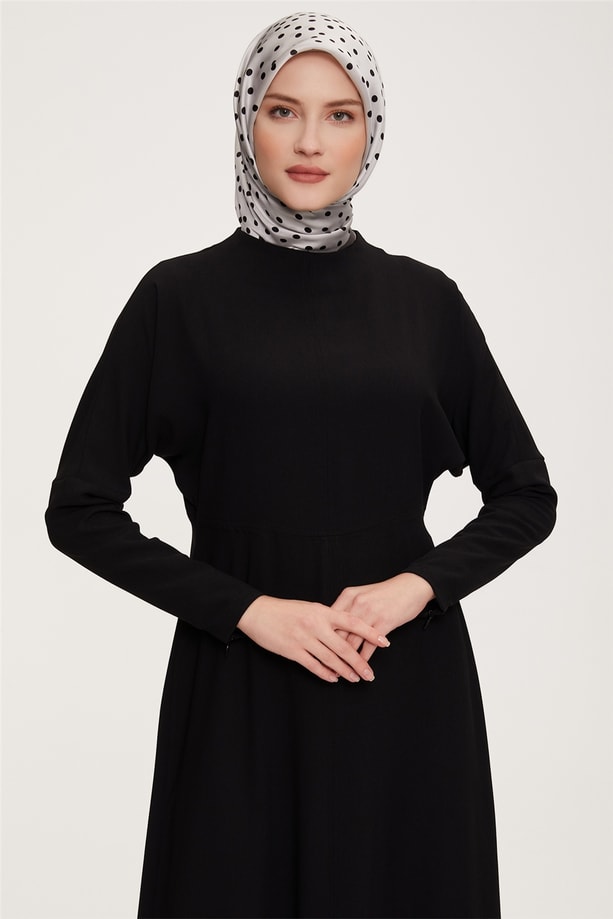 Armine Dökümlü Ve Godeli Elbise 22K9531 Siyah