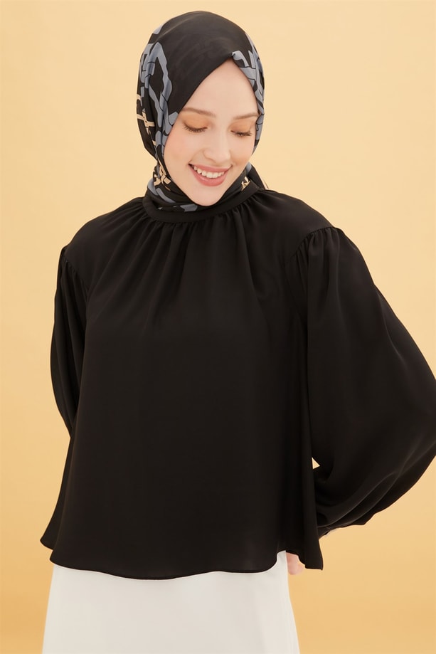 Armine Büzgülü Kısa Bluz 22Y3113 Siyah
