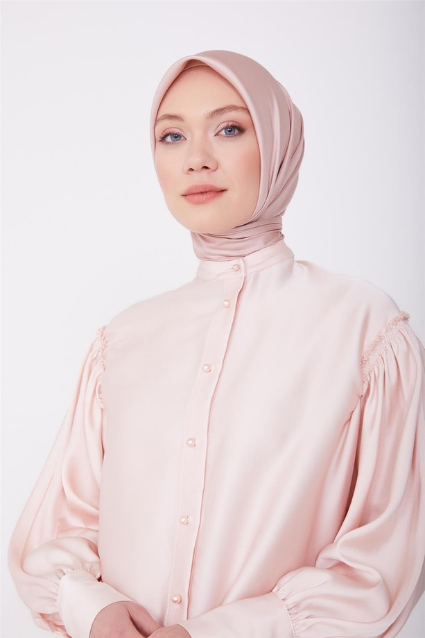 Armine Kolu Büzgülü ve Fırfırlı Gömlek 22Y3114 Şeker Pembe