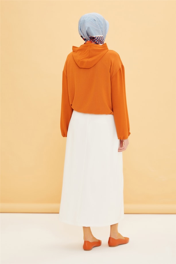 Armine Beli Ve Kolları Büzülebilen Kısa Sweatshırt 22Y3119 Tarçın