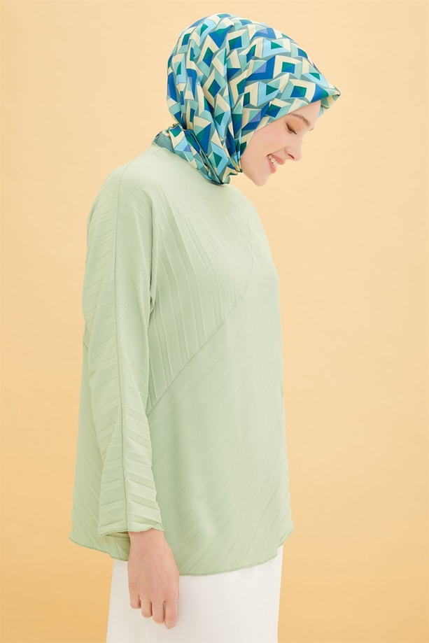 Armine Bluz 22Y3132 Mint