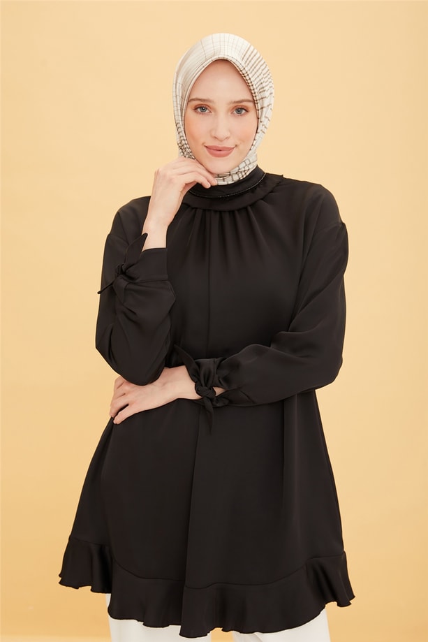 Armine Yakası Büzgülü Eteği Fırfırlı Tunik 22Y4827 Siyah