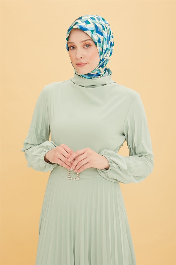 Armine Tokası Taşlı Kolu Ve Eteği Piliseli Şık Elbise 22Y9433 Mint