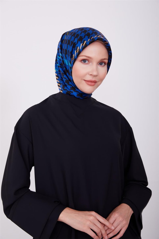  Siyah