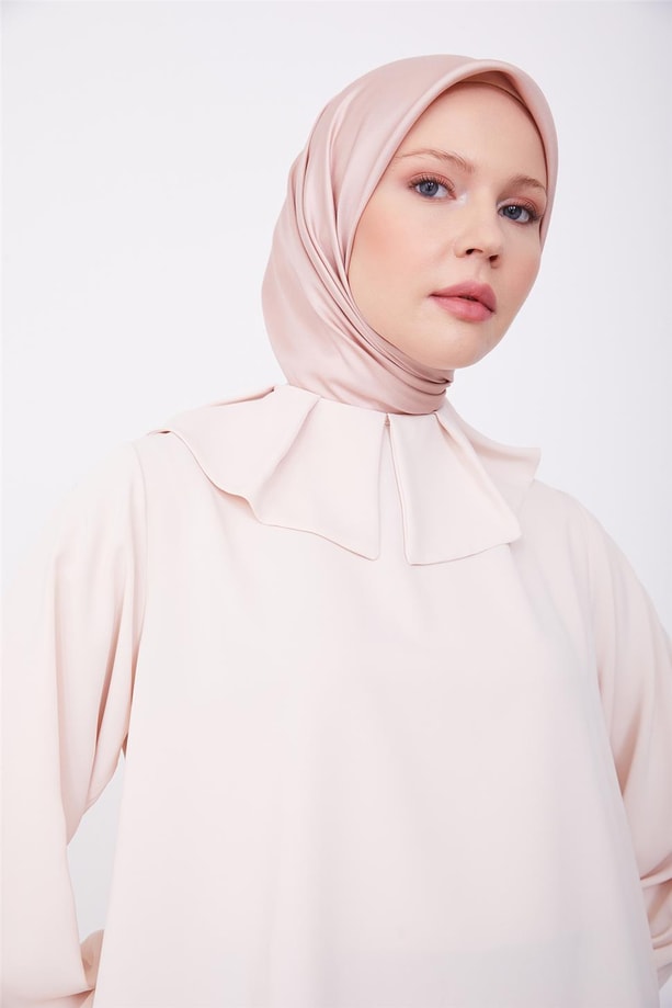Armine Yakası Pileli Ve Allerli Bluz 23K3416 Vanilya