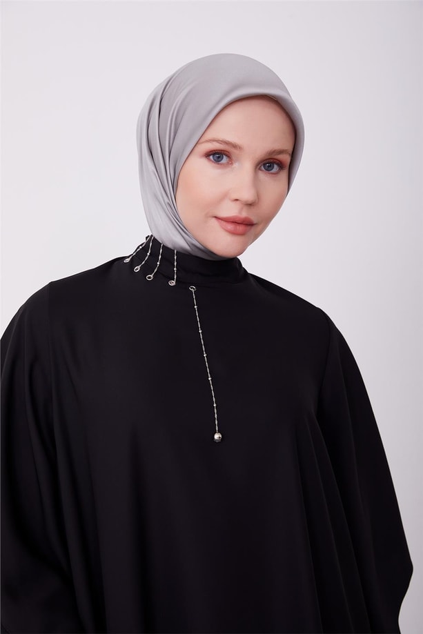 Yakası kuşgözü ve zincir detaylı tunik 23K4705 Siyah