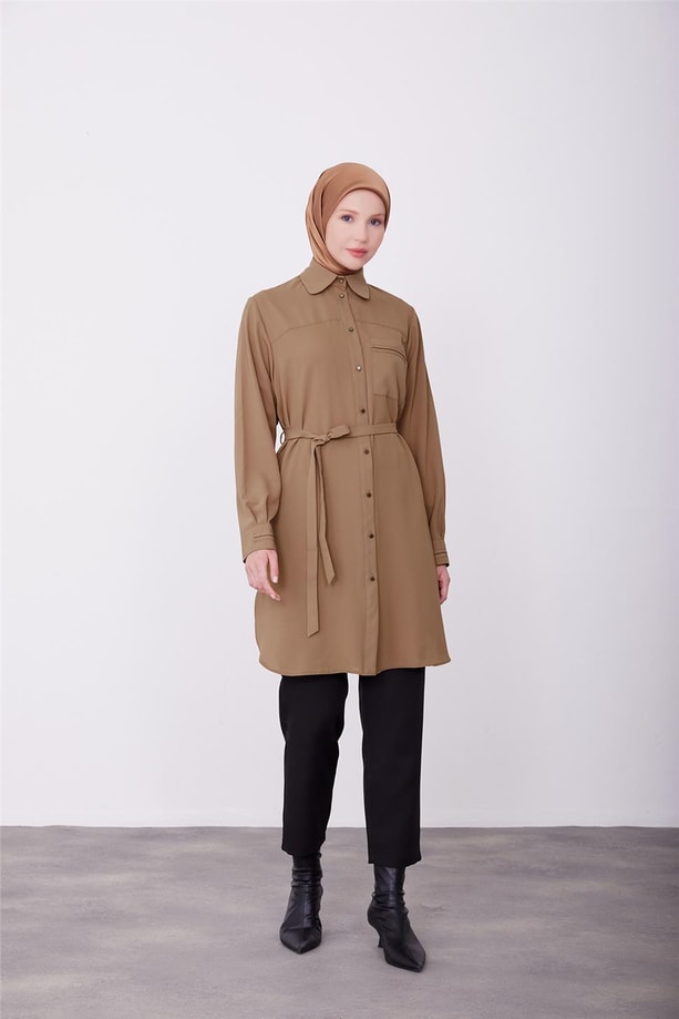 Armine Zincir Detaylı Tunik 23K4713 Badem