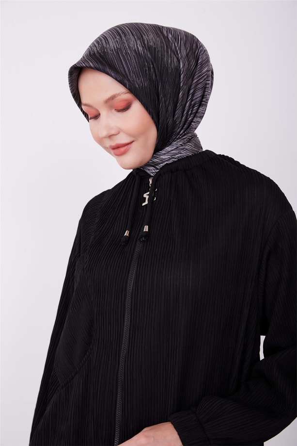  Siyah