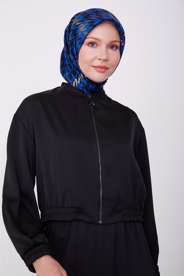  Siyah