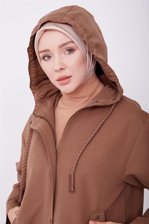 Armine Yeleği Çıkartılarak Farklı Kombinlerde De Kullanılabilen Parka 23K7103 Toprak