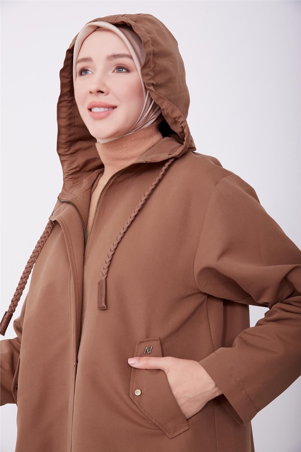Armine Yeleği Çıkartılarak Farklı Kombinlerde De Kullanılabilen Parka 23K7103 Toprak
