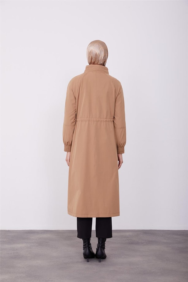 Beli ve yakası büzülebilir kap 23K7117 Camel