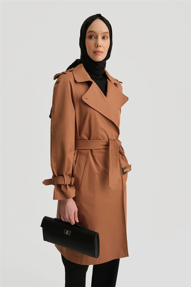 Armine Omuzları Apoletli Toka Detaylı Kap 24K7125 Camel