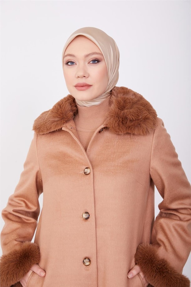 Armine Önü Düğmeli Kürklü Kaban 23K7806 Camel