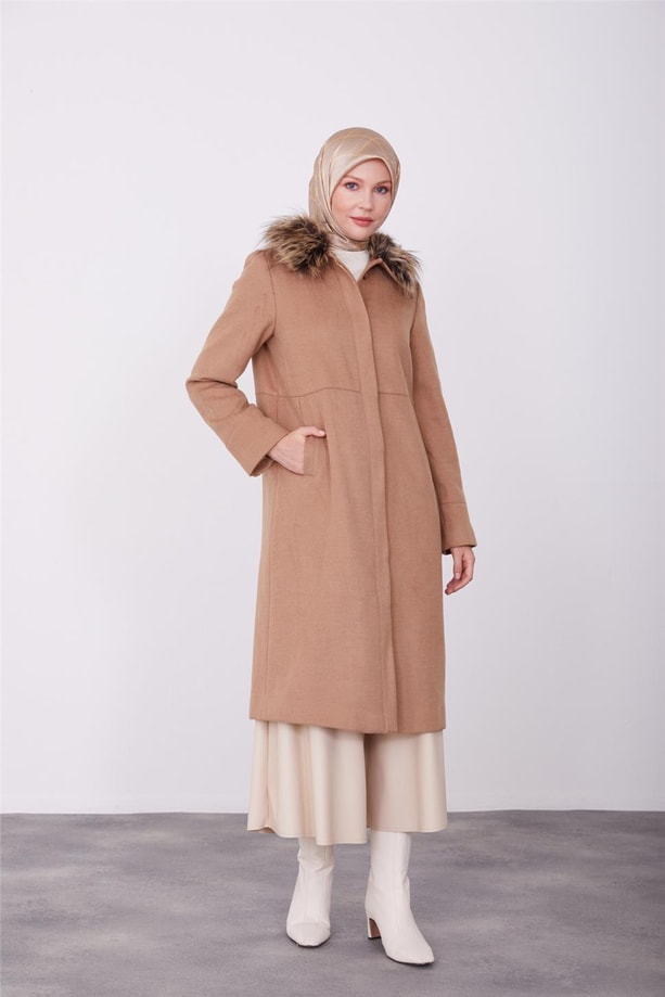 Armine Yakası Kürk Detaylı Önü Patlı Kaban 23K7814 Camel