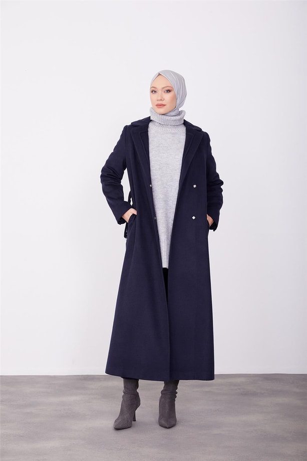 Yakası kabartmalı beli ayarlanabiilir logo tokalı tam boy manto 23K8612 Lacivert