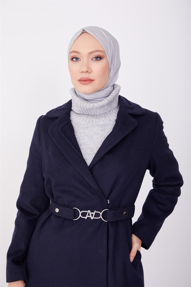 Yakası kabartmalı beli ayarlanabiilir logo tokalı tam boy manto 23K8612 Lacivert