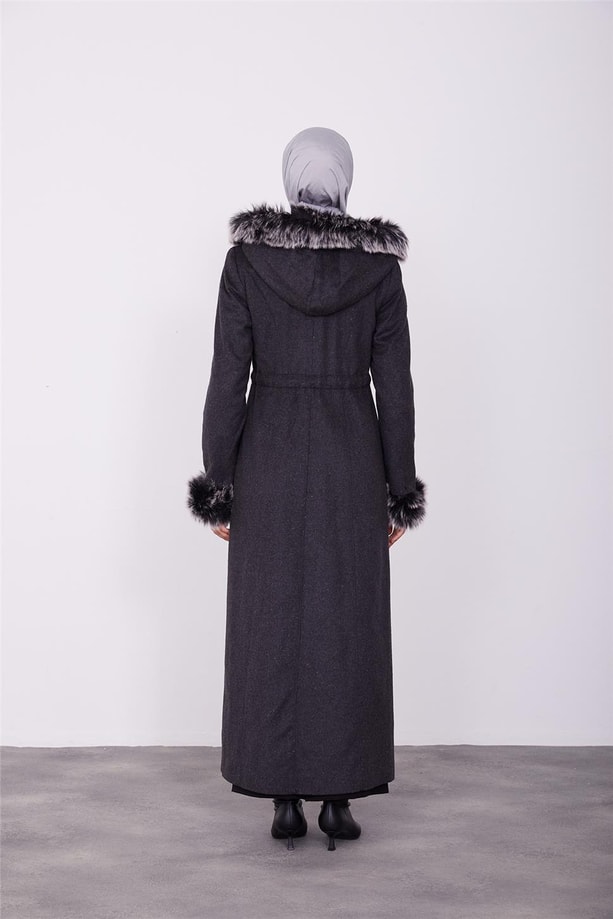 Beli tünel detaylı kolları ve kapşonu kürklü manto 23K8617 Antrasit