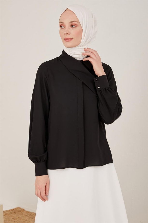 Armine Yakası Asimetrik Gömlek 22K3234 Siyah