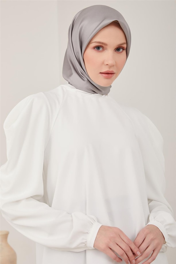 Armine Omuz Dropeli Saten Bluz 23Y3310 İnci