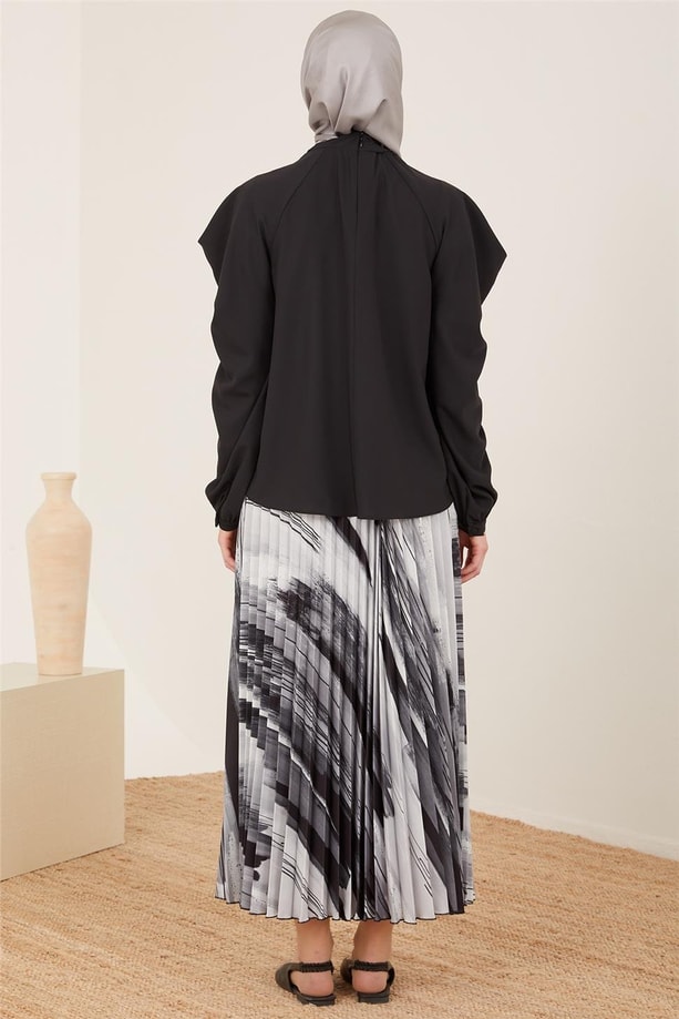 Armine Omuz Drapeli Saten Bluz 23Y3310 Siyah