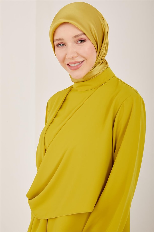 Armine Dropeli Asimetrik Bluz 23Y3328 Fıstık Yeşili