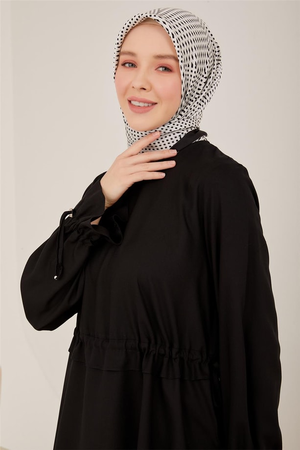 Armine Beli ve Kolu Büzülebilen Bluz 23Y3339 Siyah
