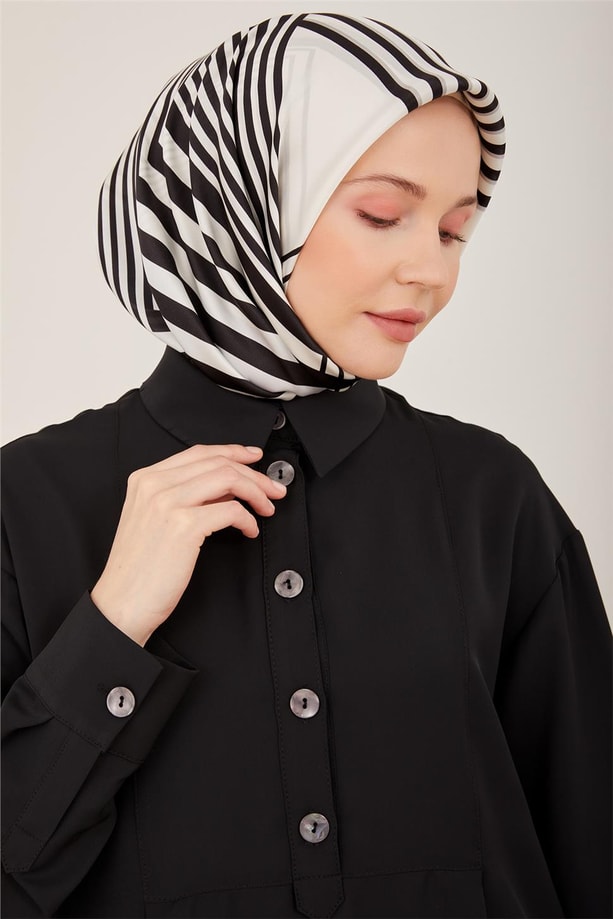Armine Önü Kırmalı Araboy Tunik 23Y Siyah