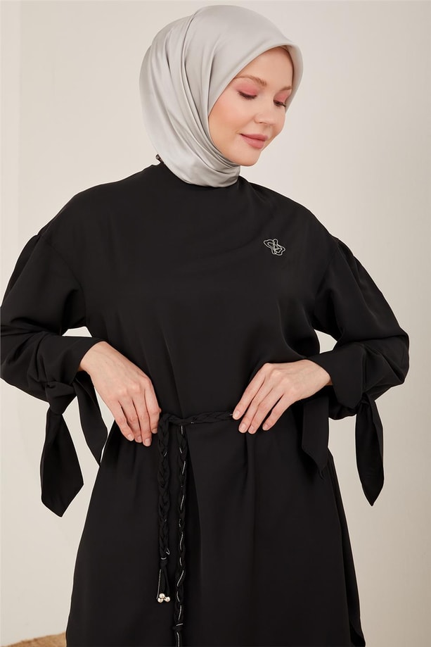 Armine Korgonu Örgü Detaylı Nakışlı Tunik 23Y4437 Siyah