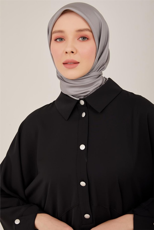  Siyah