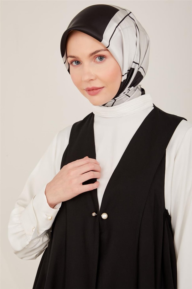 Armine Pile Detaylı Pantolonlu Yelekli Takım 23Y6630 Siyah