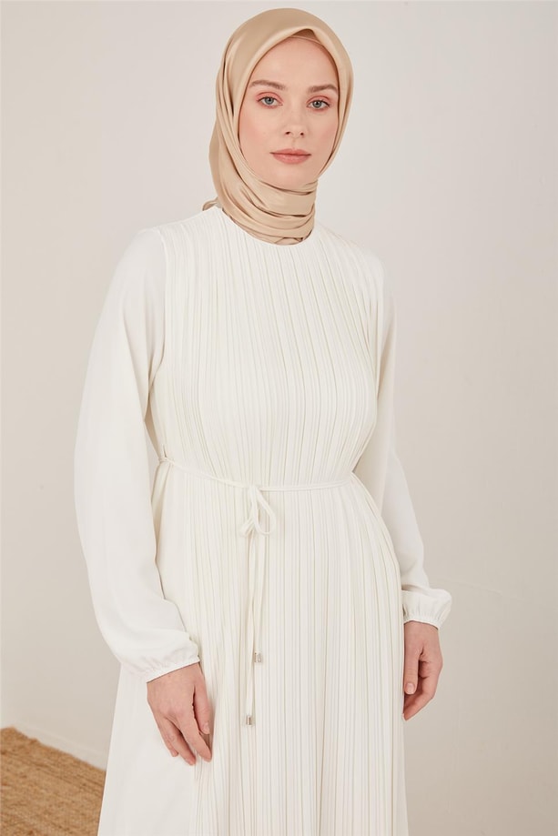 Armine Önü Piliseli Elbise 22Y9435 Ekru