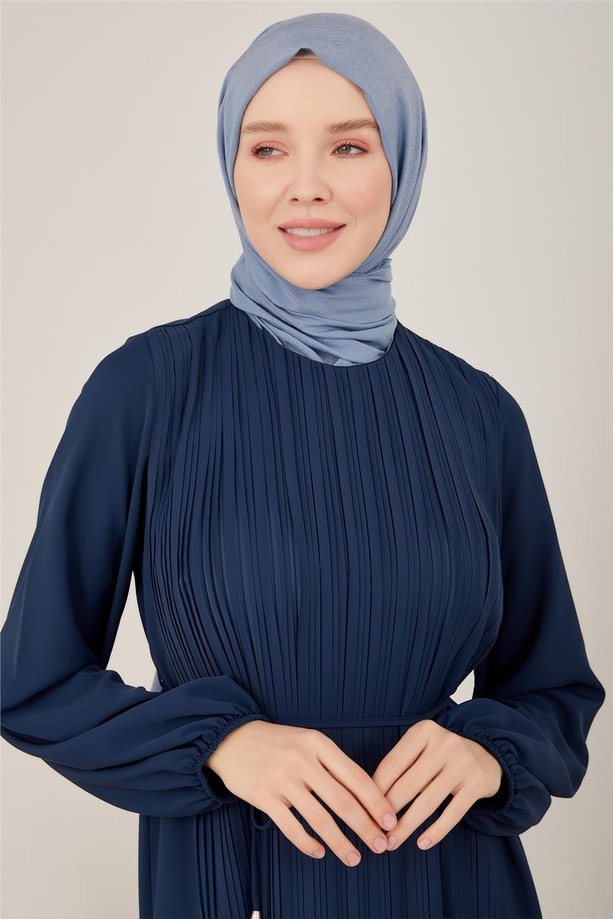 Armine Önü Piliseli Elbise 22Y9435 Lacivert