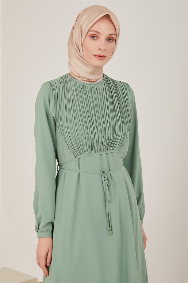 Armine Önü Şifon Aller Detaylı Belden Bağlamalı Elbise 22K9517 Yeşim