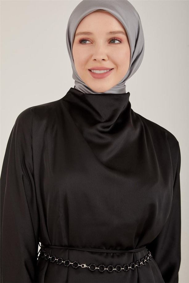 Armine 2 Kuşaklı Degaje Yaka Abiye Elbise 23Y9611 Siyah