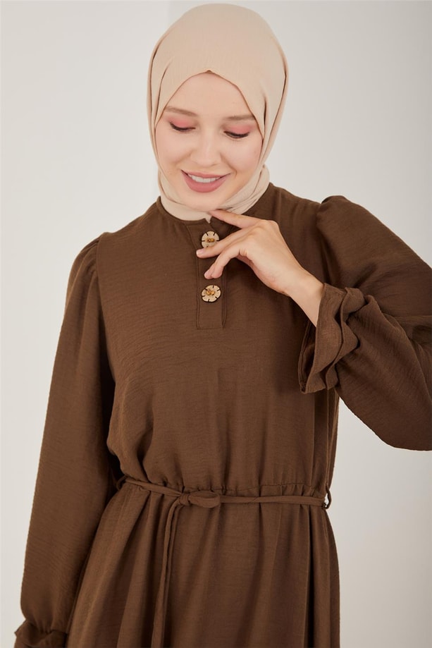 Armine İşlemeli Ve Fırfırlı Pamuk Elbise 23Y9658 Kahverengi