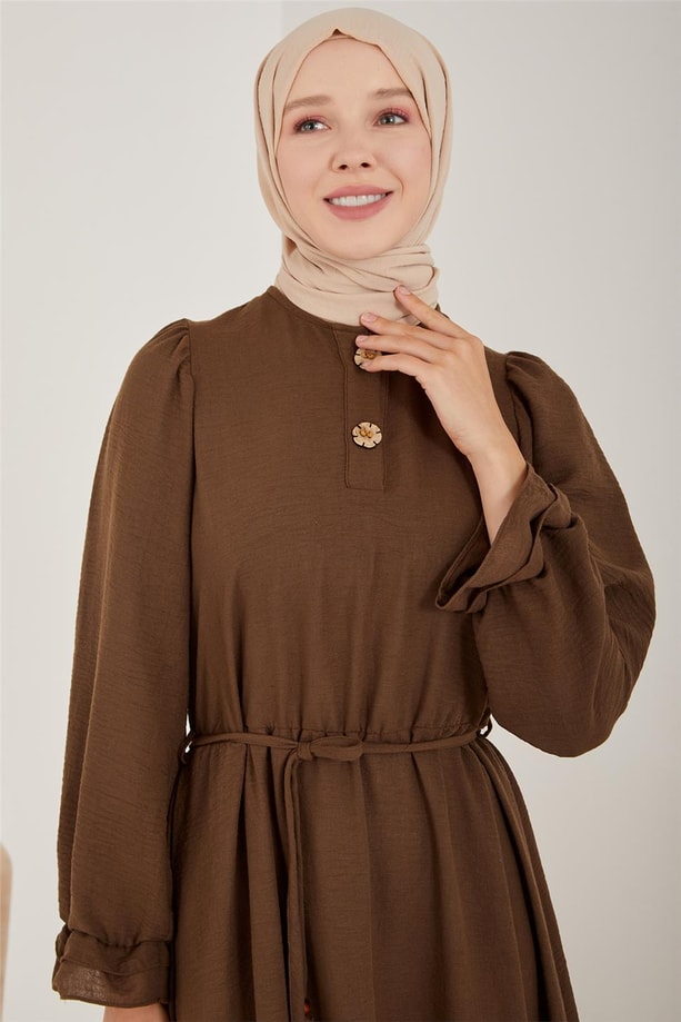 Armine İşlemeli Ve Fırfırlı Pamuk Elbise 23Y9658 Kahverengi