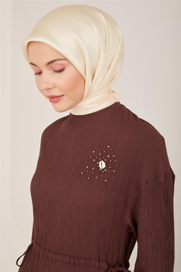 Armine İşlemeli Ve Gofretli Beli Ayarlanabilir Elbise 23Y9659 Bitter