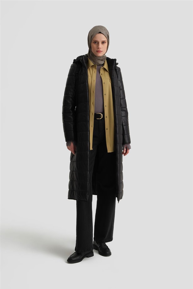 Armine Kapişonlu Uzun Ray Kapitone Mont 24KD7523 Siyah