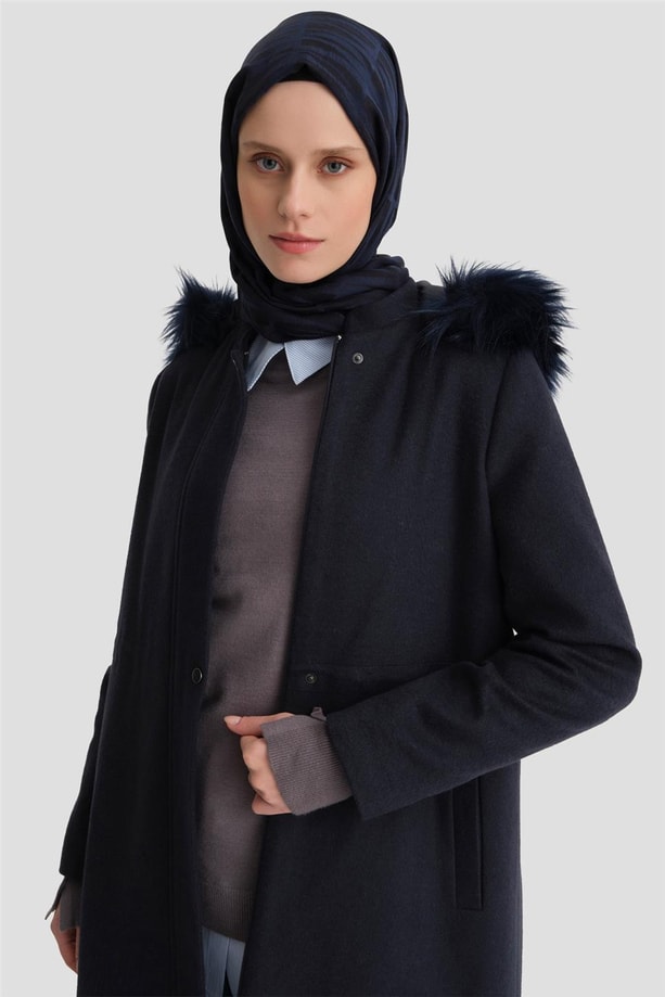 Armine Kapüşonu Kürklü Kaban 24K7616 Lacivert