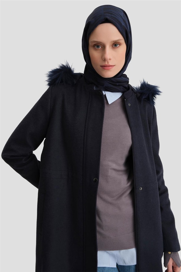 Armine Kapüşonu Kürklü Kaban 24K7616 Lacivert