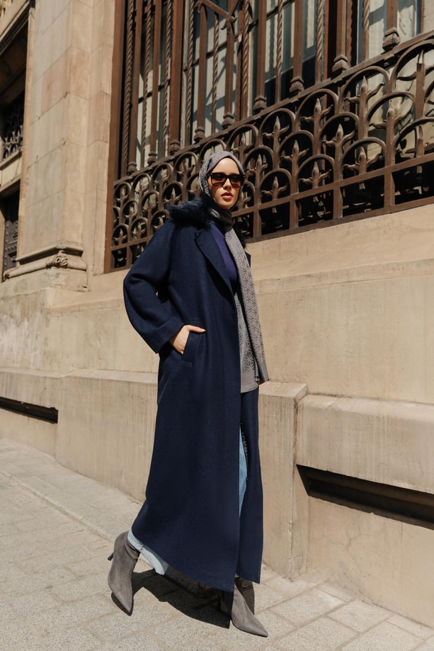 Armine Seyyar Kürklü Bütün Kol Manto 24K8105 Lacivert