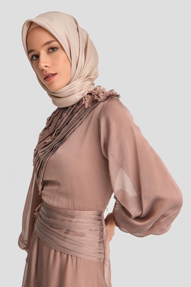 Armine Dropeli Ve İşlemeli Abiye Elbise 24K9914 Bronz