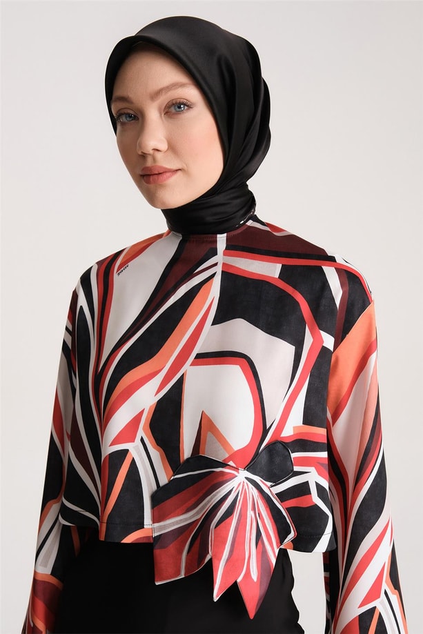 Armine Çiçek Aplikeli Desenli Bluz 24Y3510 Siyah
