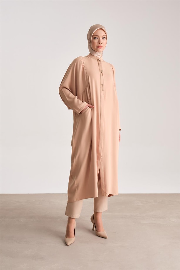 Armine Altın Aksesuarlı Oversize Abaya 24Y5501 Bisküvi