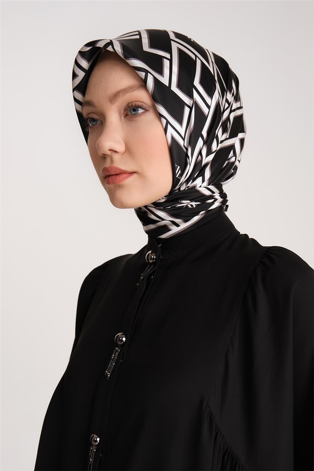 Armine Altın Aksesuarlı Oversize Abaya 24Y5501 Siyah