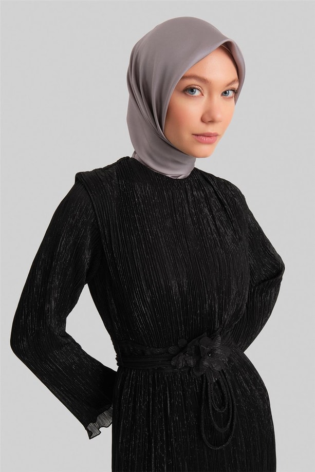 Armine Piliseli Parlak Elbise 24Y9814 Siyah