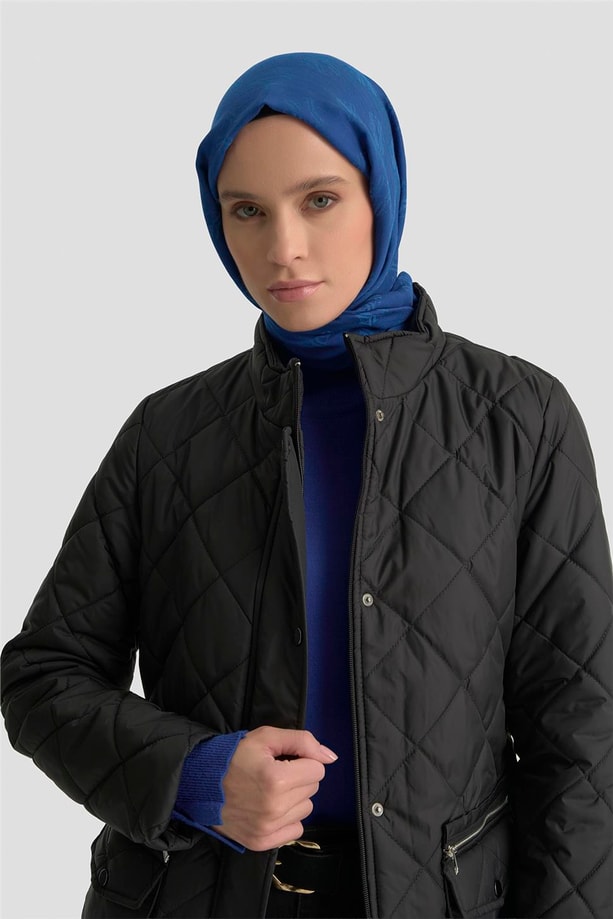 Armine Cep Detaylı Fitted Kapitone Kaban 25KD1404 Siyah